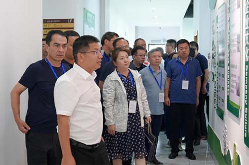 厦门大学 · 新疆绿色低碳发展专题培训班领导一行莅临leyu.com参观调研